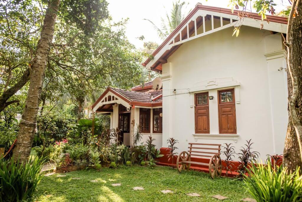 Colonial Residence Kandy Villa Exterior photo
