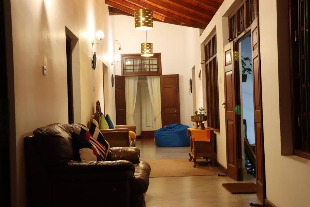 Colonial Residence Kandy Villa Exterior photo